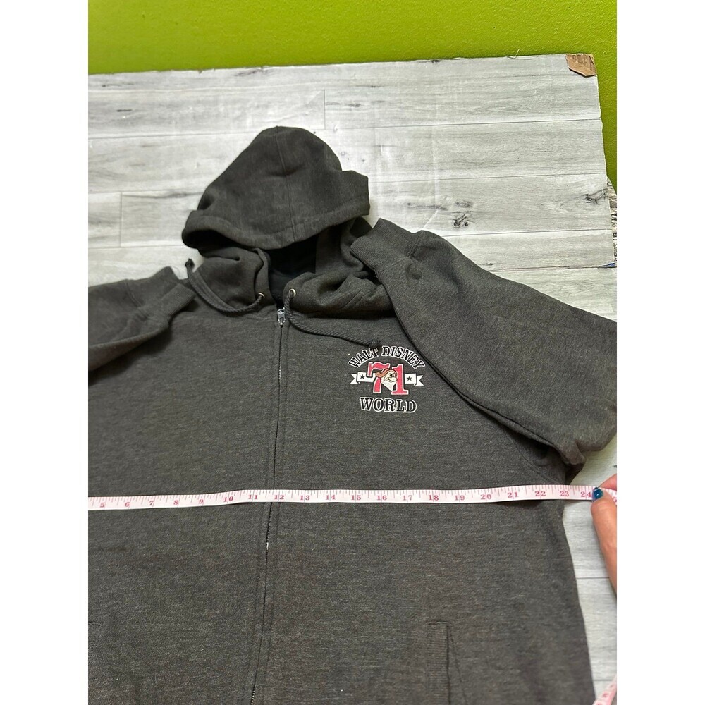 Disney Parks Grumpy Embroidered 1971 Hoodie Castle Logo Pullover M - Picture 3 of 7
